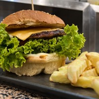 Біф-роял бургер + фрі