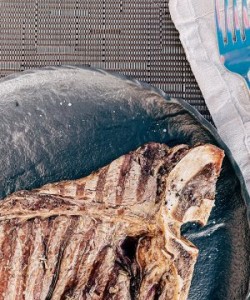 Стейки з вишуканого дієтичного м'яса