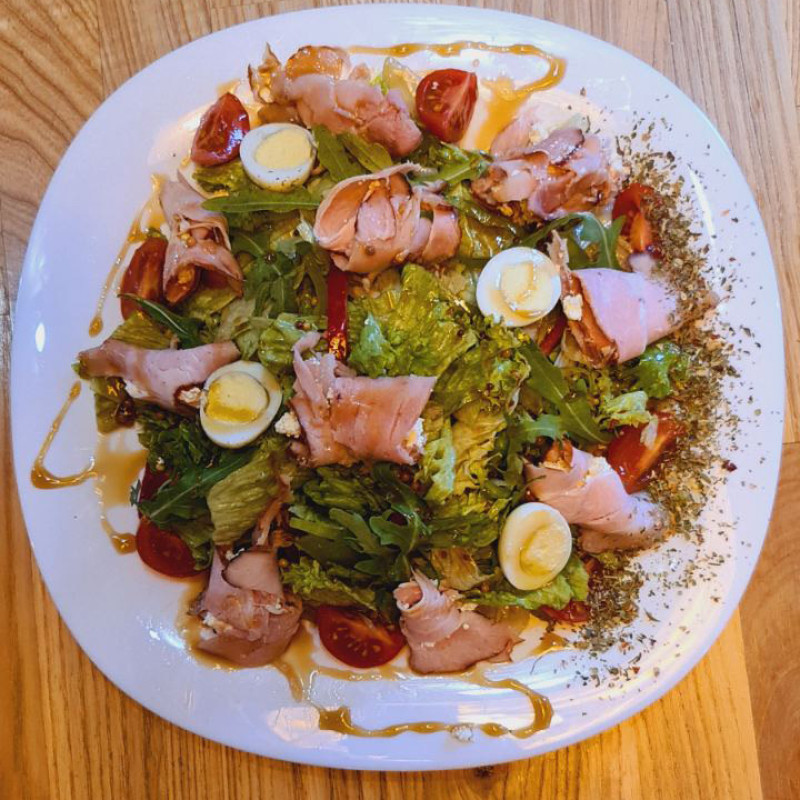 Салат з шинкою та крем сиром